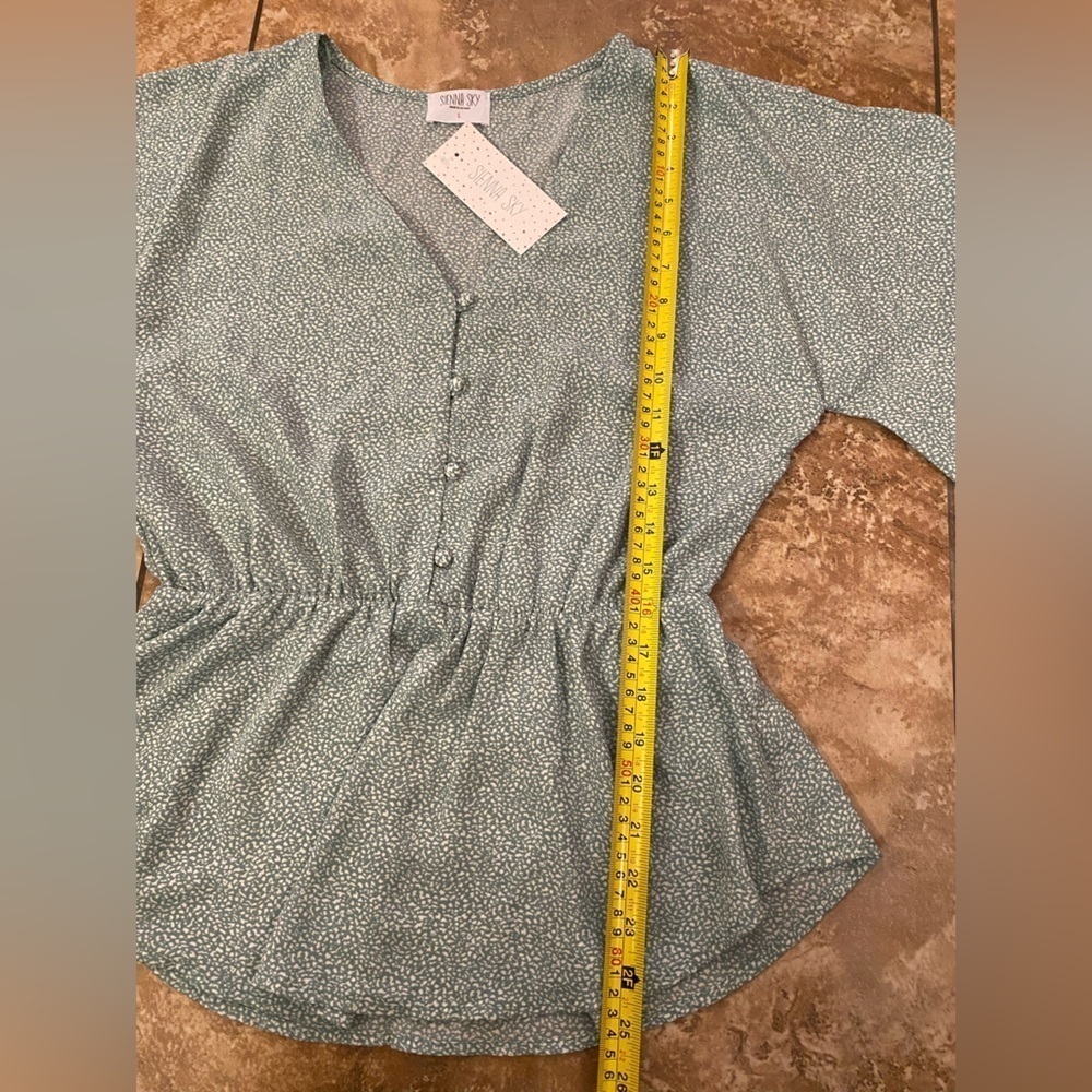 NWT Sienna Sky Green Batwing Peplum Blouse - Size Large - Picture 8 of 12